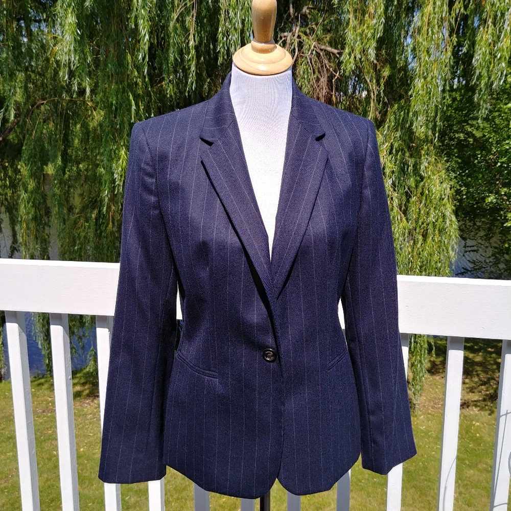 Womens NWOT. Chaps Pinstripe Blazer - Size 10